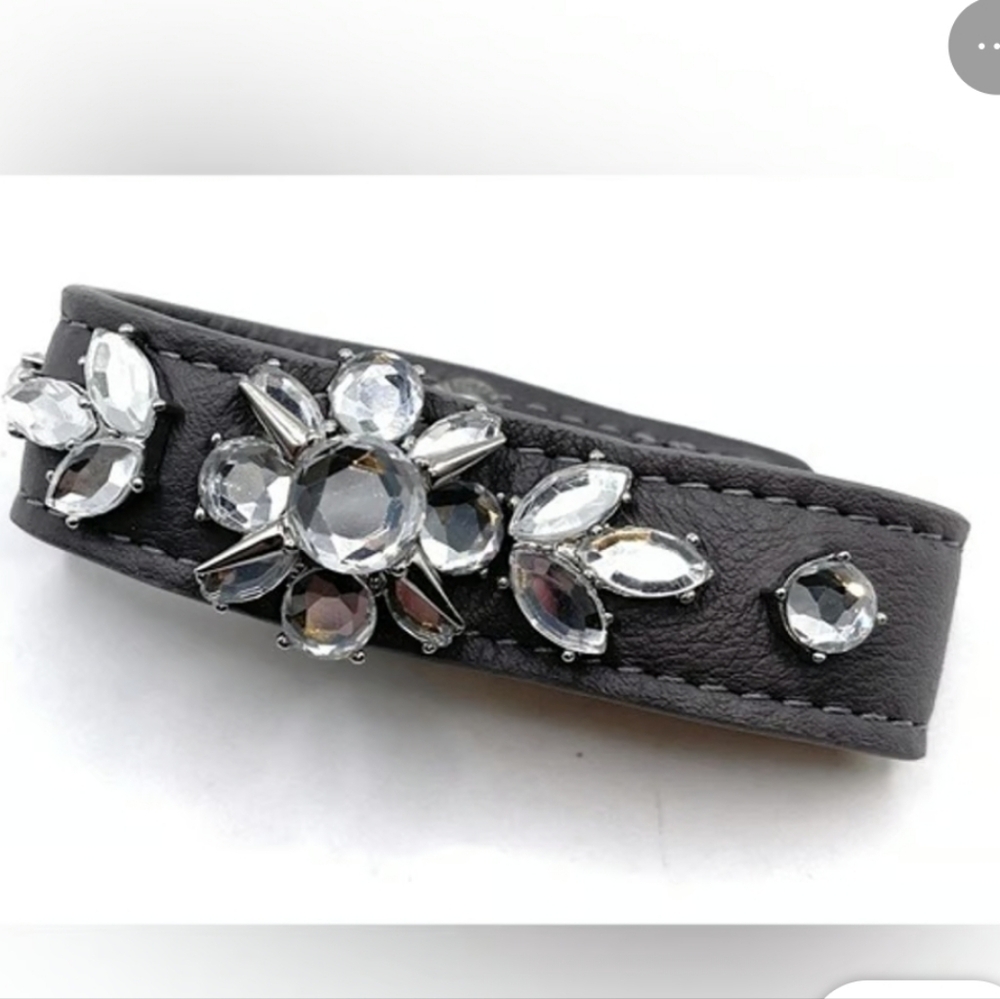 Lia Sophia Ophelia Leather & Rhinstone gray leather snap bracelet